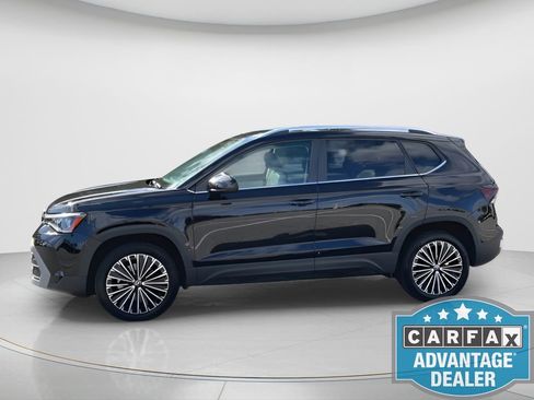 Used 2025 Volkswagen Taos SE image 5