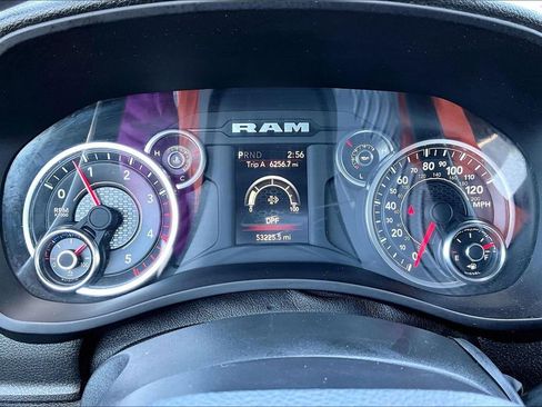 Used 2024 RAM 2500 Tradesman w/ Chrome Appearance Group AWD/4WD image 17