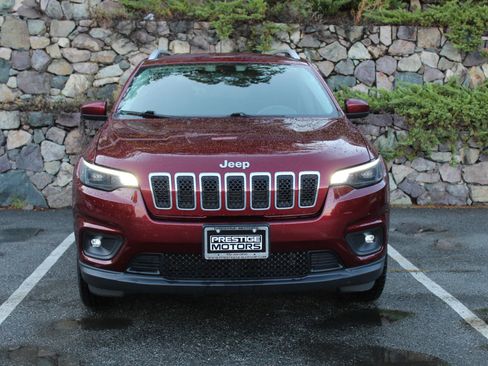 Used 2019 Jeep Cherokee Latitude w/ Cold Weather Group image 3