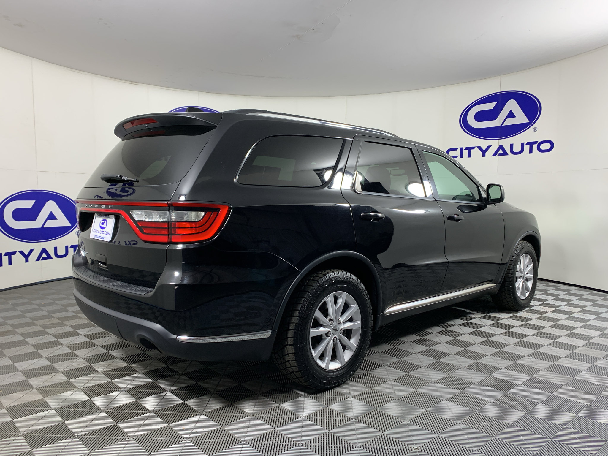 Used 2023 Dodge Durango SXT RWD image 3