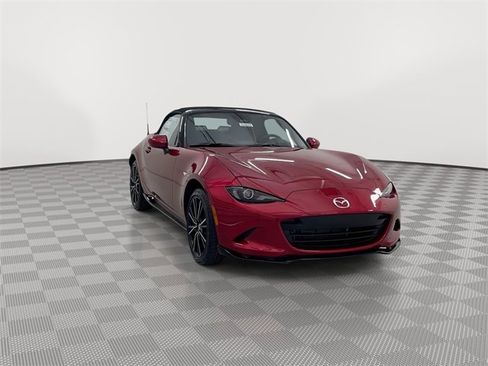 New 2025 MAZDA MX-5 Miata Grand Touring w/ Appearance Package image 2