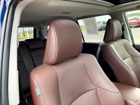 Used 2022 Toyota 4Runner Limited AWD/4WD image 26