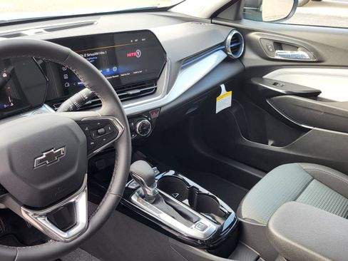 New 2026 Chevrolet Trax LT w/ Driver Confidence Package FWD image 18