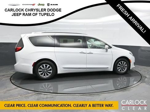 Used 2020 Chrysler Pacifica Touring-L Plus w/ Advanced Safetytec Group image 4