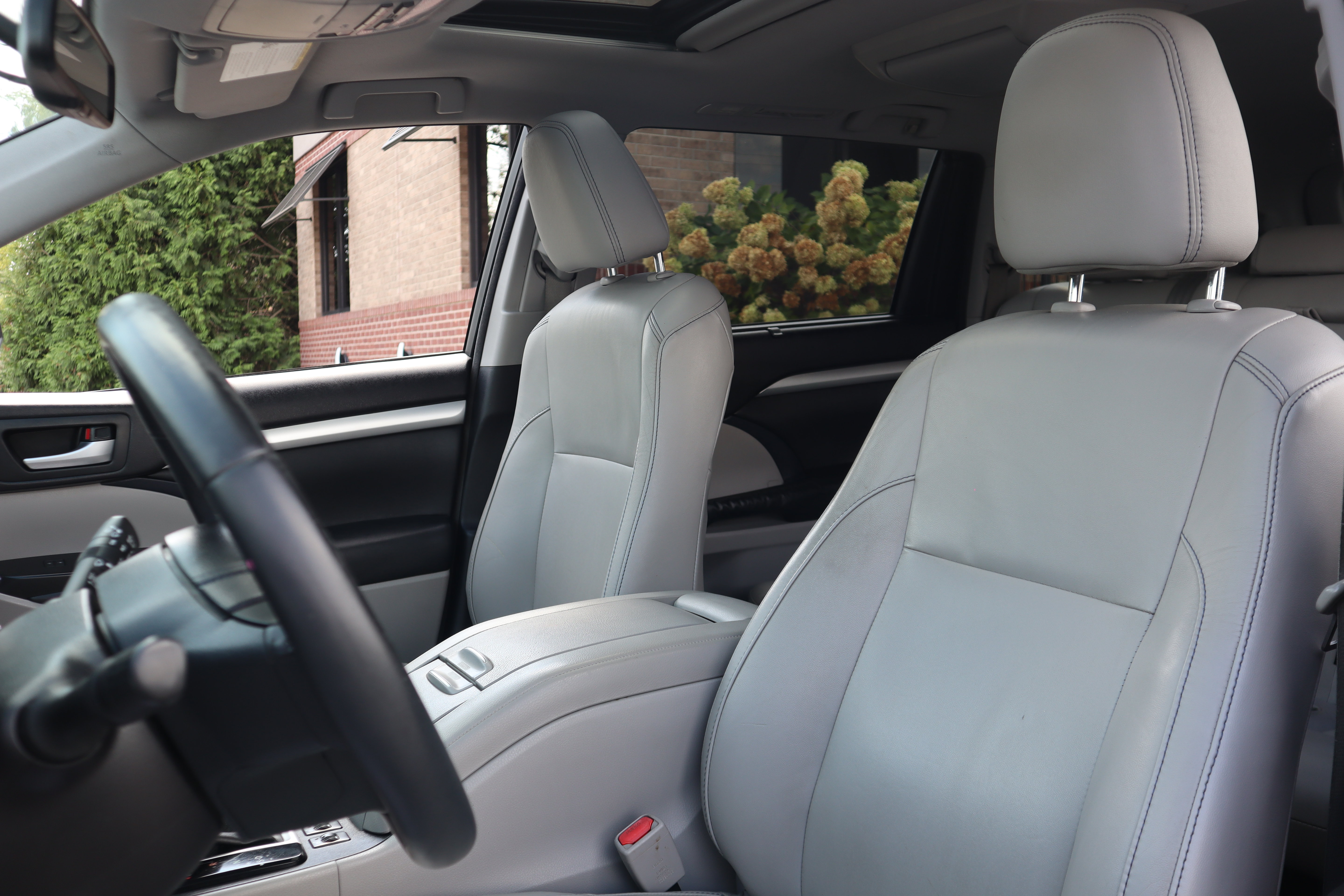 Used 2015 Toyota Highlander XLE FWD image 26