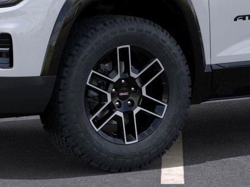 New 2026 GMC Terrain AT4 w/ LPO, Black Badging Package image 9