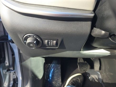 New 2026 Jeep Compass Limited image 17