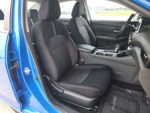 Used 2025 Nissan Sentra SV FWD image 15