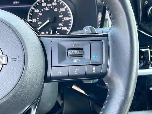 Used 2025 Nissan Pathfinder SL AWD/4WD image 19