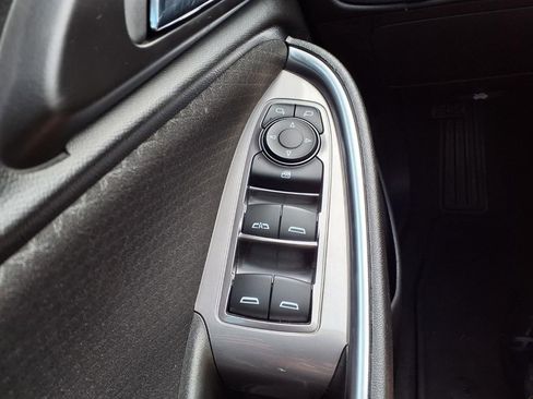 Used 2020 Chevrolet Malibu LT FWD image 25