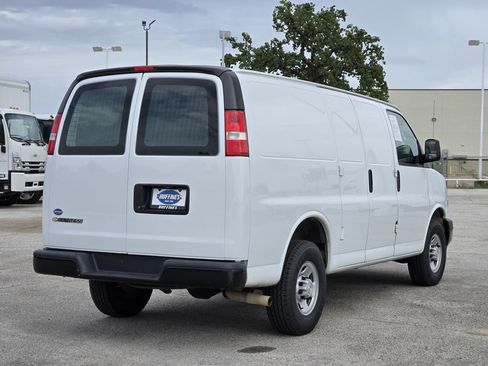 Used 2020 Chevrolet Express 2500 w/ Communications Package RWD image 7