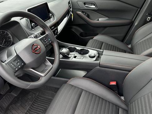 New 2025 Nissan Rogue SV image 10