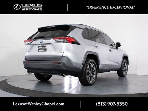 Used 2022 Toyota RAV4 XLE Premium AWD/4WD image 6