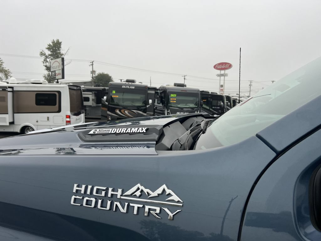 Used 2024 Chevrolet Silverado 3500 High Country w/ High Country Premium Package AWD/4WD image 10
