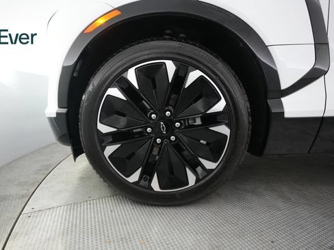 Used 2024 Chevrolet Blazer EV RS RWD image 19