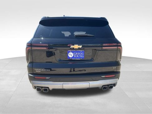 Used 2024 Chevrolet Traverse LT FWD image 7