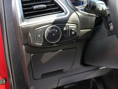 Used 2022 Ford Edge SEL w/ Convenience Package AWD/4WD image 9
