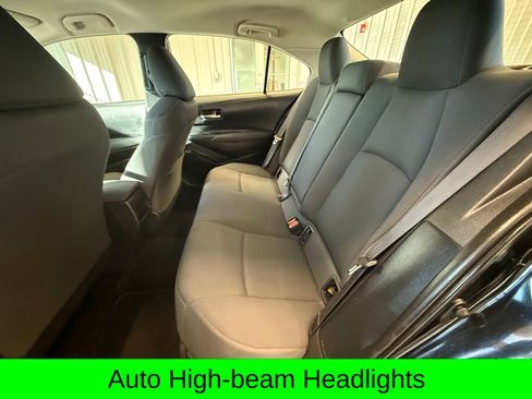 Used 2021 Toyota Corolla LE image 9