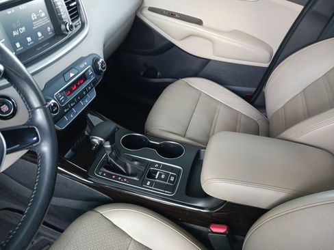 Used 2019 Kia Sorento EX FWD image 11