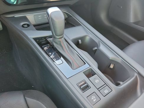 New 2026 Nissan Sentra SR w/ SR Premium Package FWD image 38