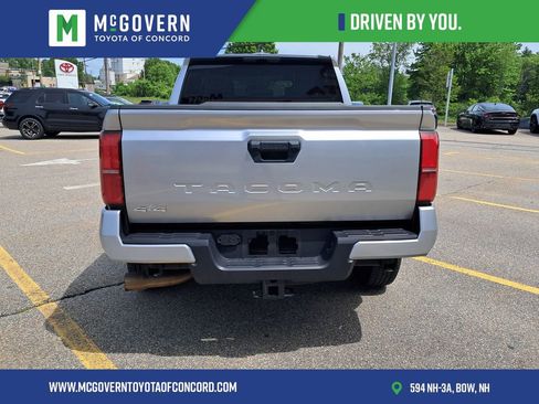 Used 2025 Toyota Tacoma SR5 AWD/4WD image 4