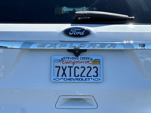 Used 2017 Ford Explorer XLT AWD/4WD image 45