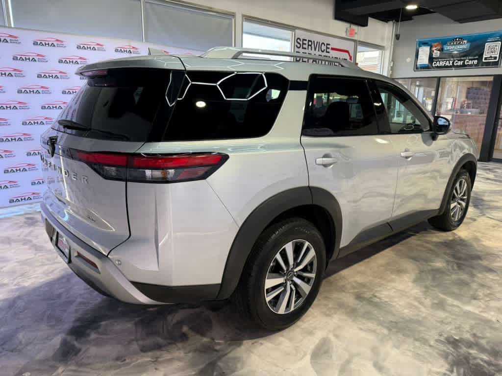 Used 2025 Nissan Pathfinder SL FWD image 8