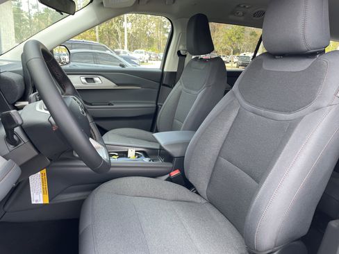 New 2026 Ford Explorer Active image 13