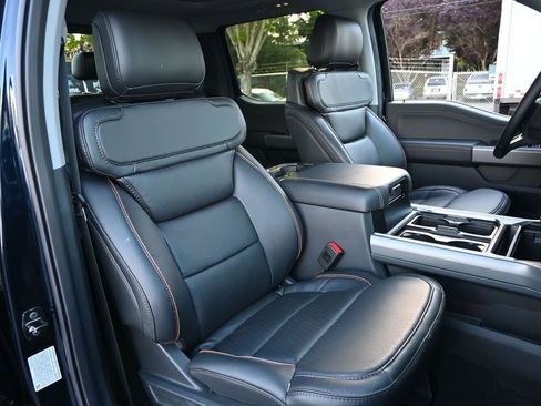 New 2025 Ford F350 Lariat w/ Lariat Ultimate Package image 37