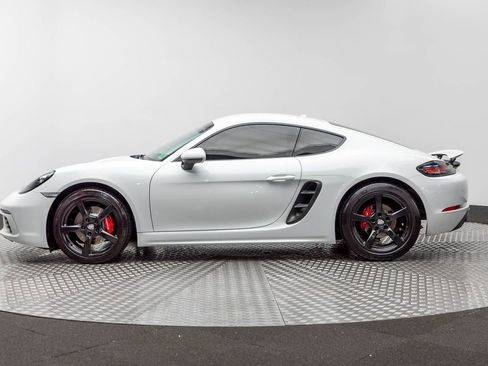Used 2018 Porsche 718 Cayman image 8