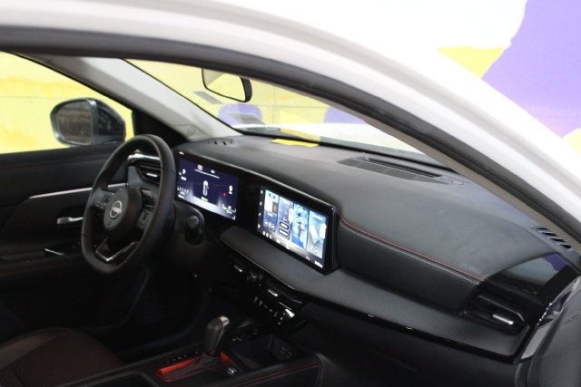 Used 2026 Nissan Kicks SR FWD image 12