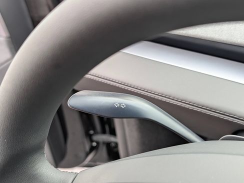 Used 2026 Tesla Model Y 2WD image 26