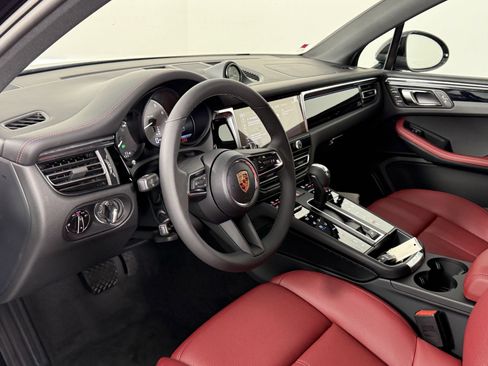 Certified 2026 Porsche Macan S AWD/4WD image 4