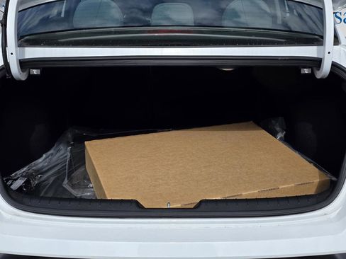 New 2026 Hyundai Elantra Limited image 8