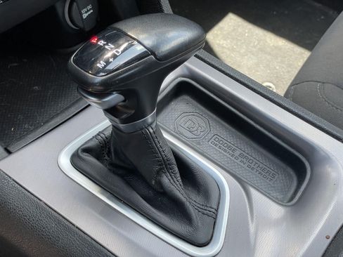 Used 2023 Dodge Charger SXT RWD image 28