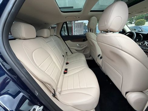 Used 2022 Mercedes-Benz GLC 300 4MATIC w/ Multimedia Package Lite image 16