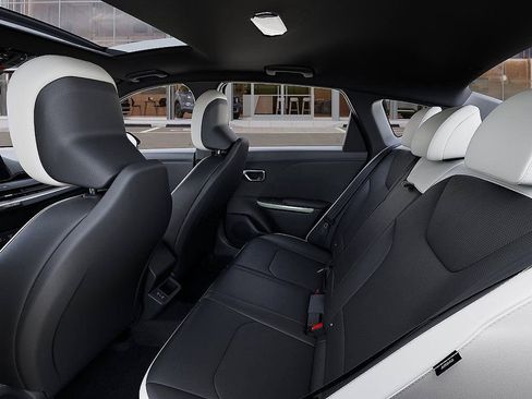 New 2026 Kia K4 GT-Line w/ GT-Line Sunroof Package image 18