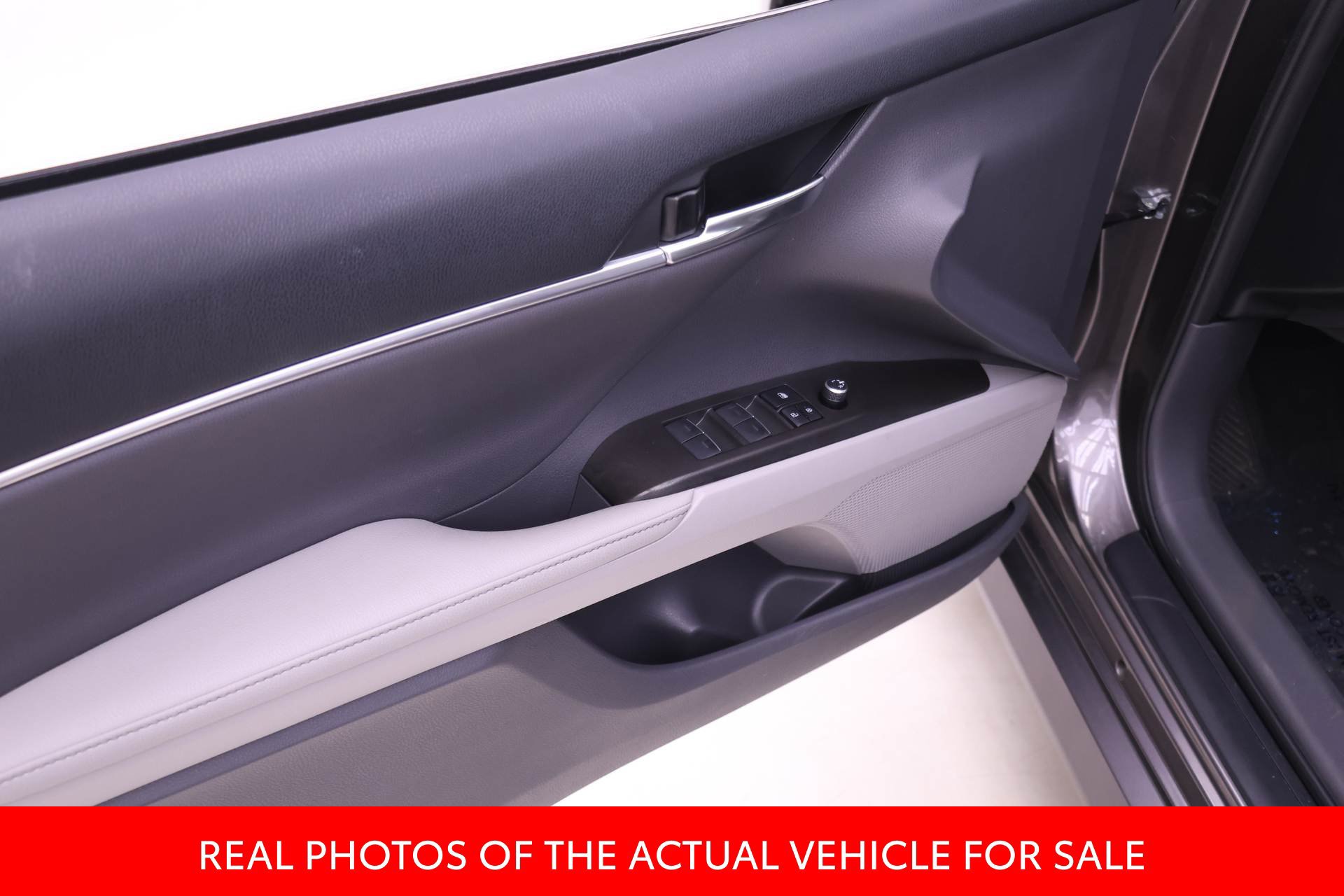 Certified 2022 Toyota Camry XLE w/ Cold Weather Package FWD image 9