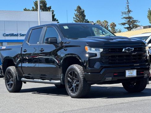 Used 2023 Chevrolet Silverado 1500 LT Trail Boss w/ LPO, Dark Essentials Package AWD/4WD image 2