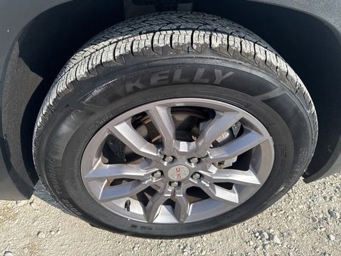 Used 2023 GMC Terrain SLT image 24