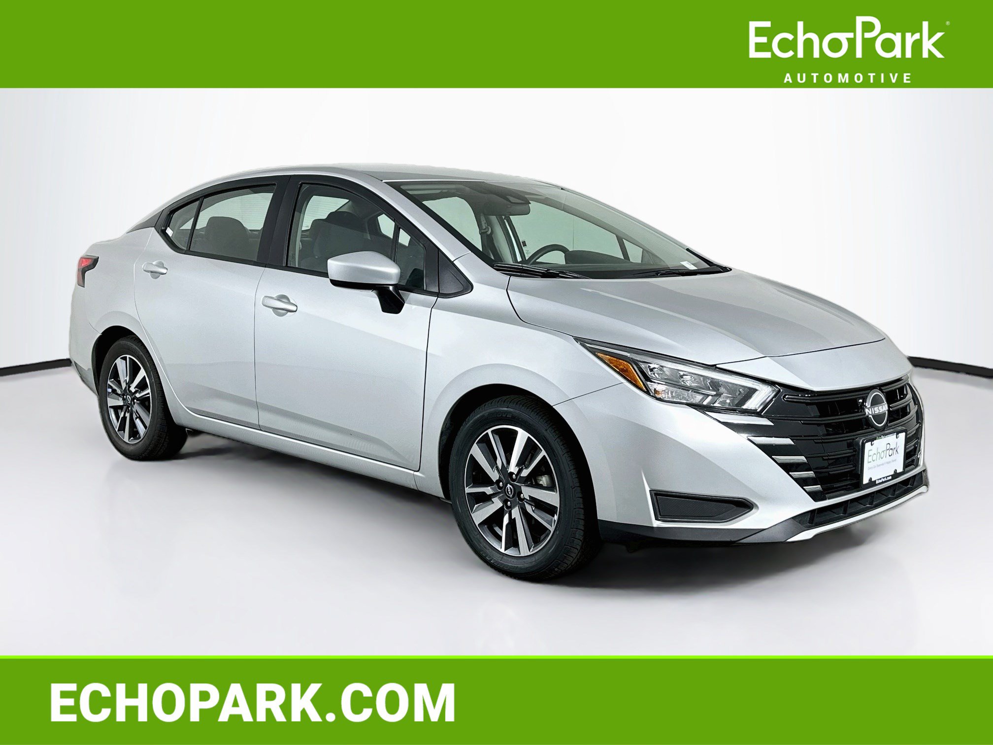 Used 2025 Nissan Versa SV FWD image 1