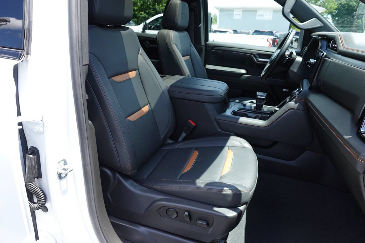 Used 2024 GMC Sierra 1500 AT4 w/ Technology Package AWD/4WD image 42