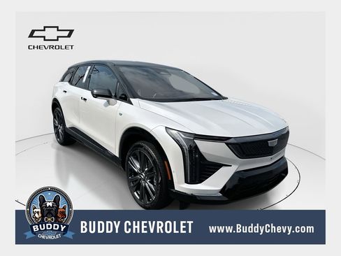 Used 2025 Cadillac Optiq Sport 2 image 1