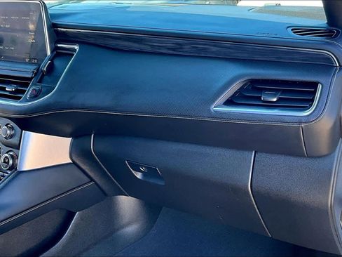 Used 2021 GMC Yukon SLT w/ SLT Premium Package image 19