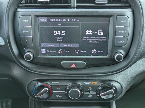 Certified 2022 Kia Soul LX FWD image 14