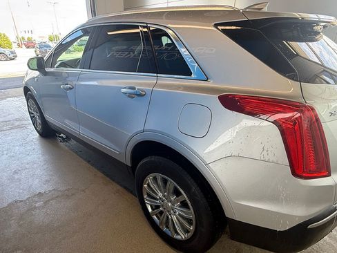 Used 2017 Cadillac XT5 Luxury FWD image 3