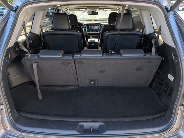 Used 2018 Toyota Highlander Limited AWD/4WD image 17