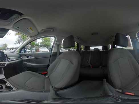 Used 2025 Kia Sportage LX FWD image 37