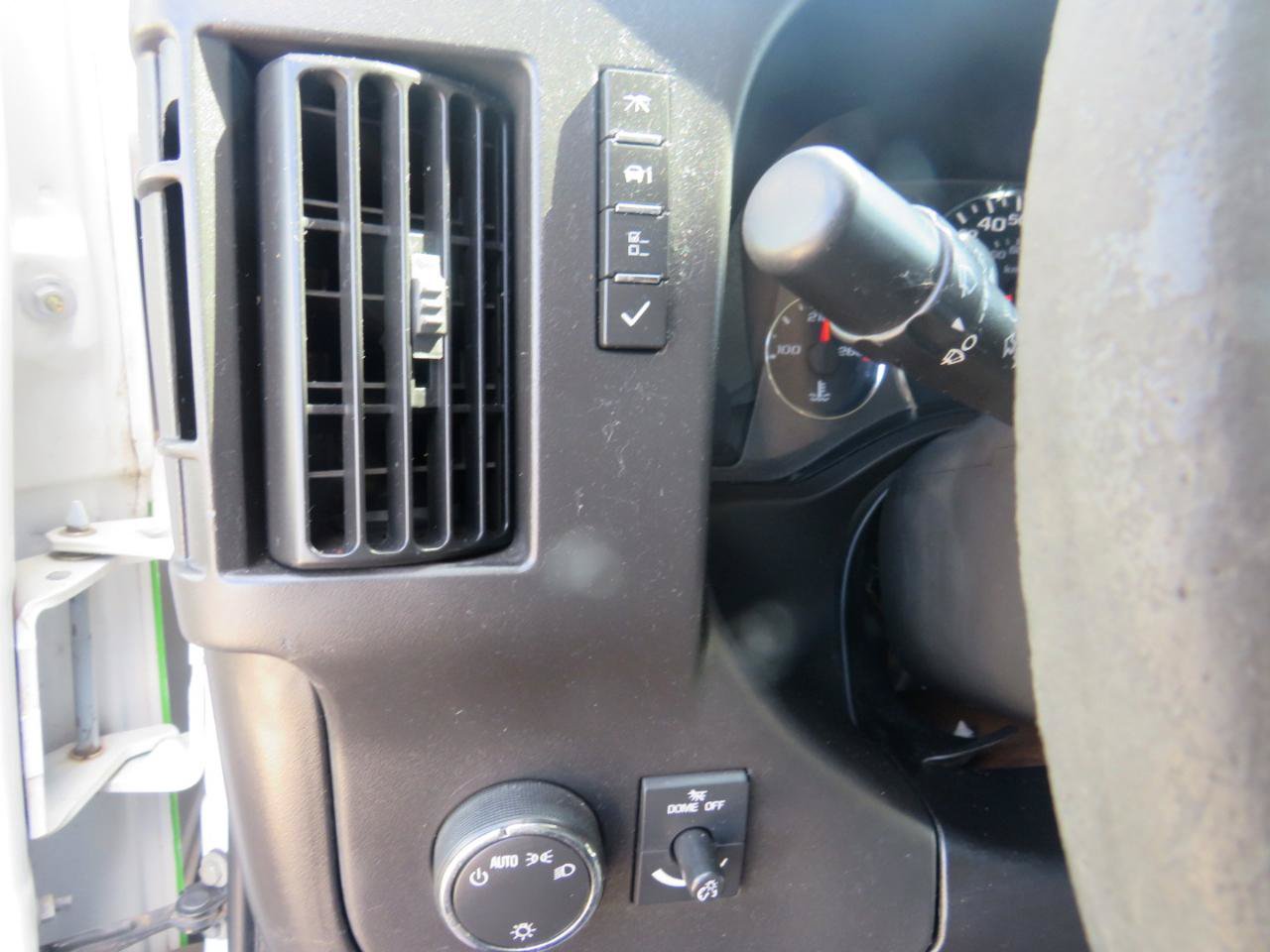 Used 2009 Chevrolet Express 2500 Extended RWD image 24