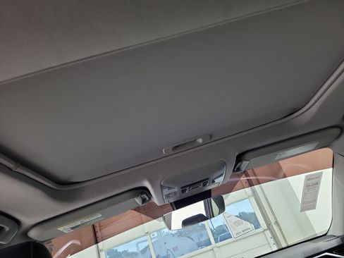 Used 2022 Toyota RAV4 XLE Premium FWD image 15